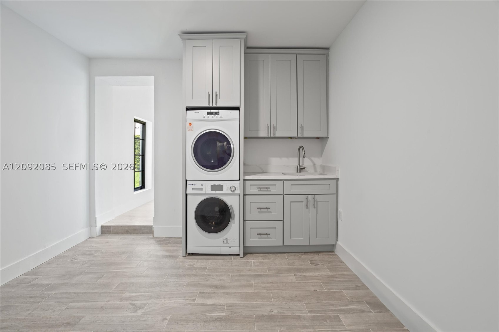 434 Aragon Ave, Coral Gables FL 33134