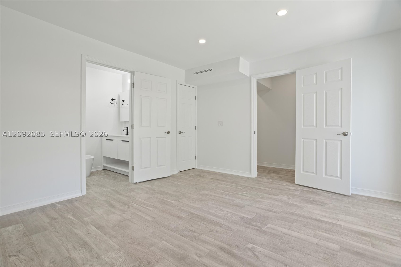 434 Aragon Ave, Coral Gables FL 33134