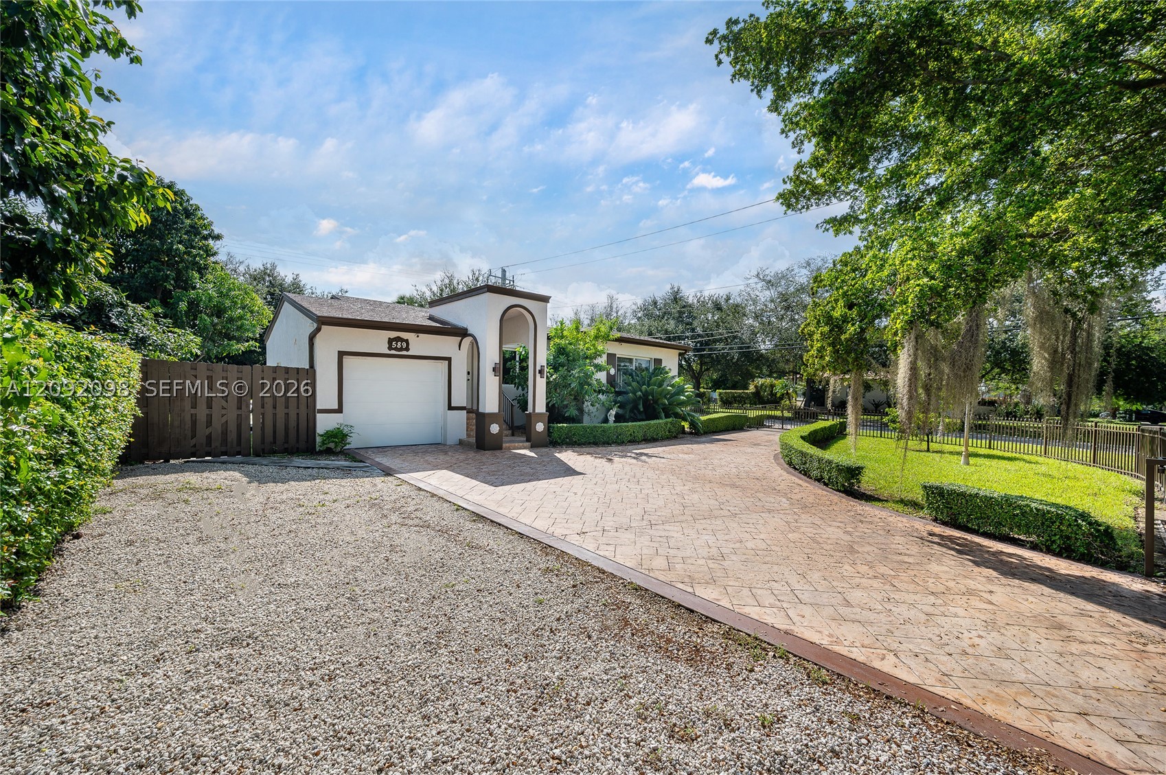 589 Miller Dr, Miami Springs FL 33166