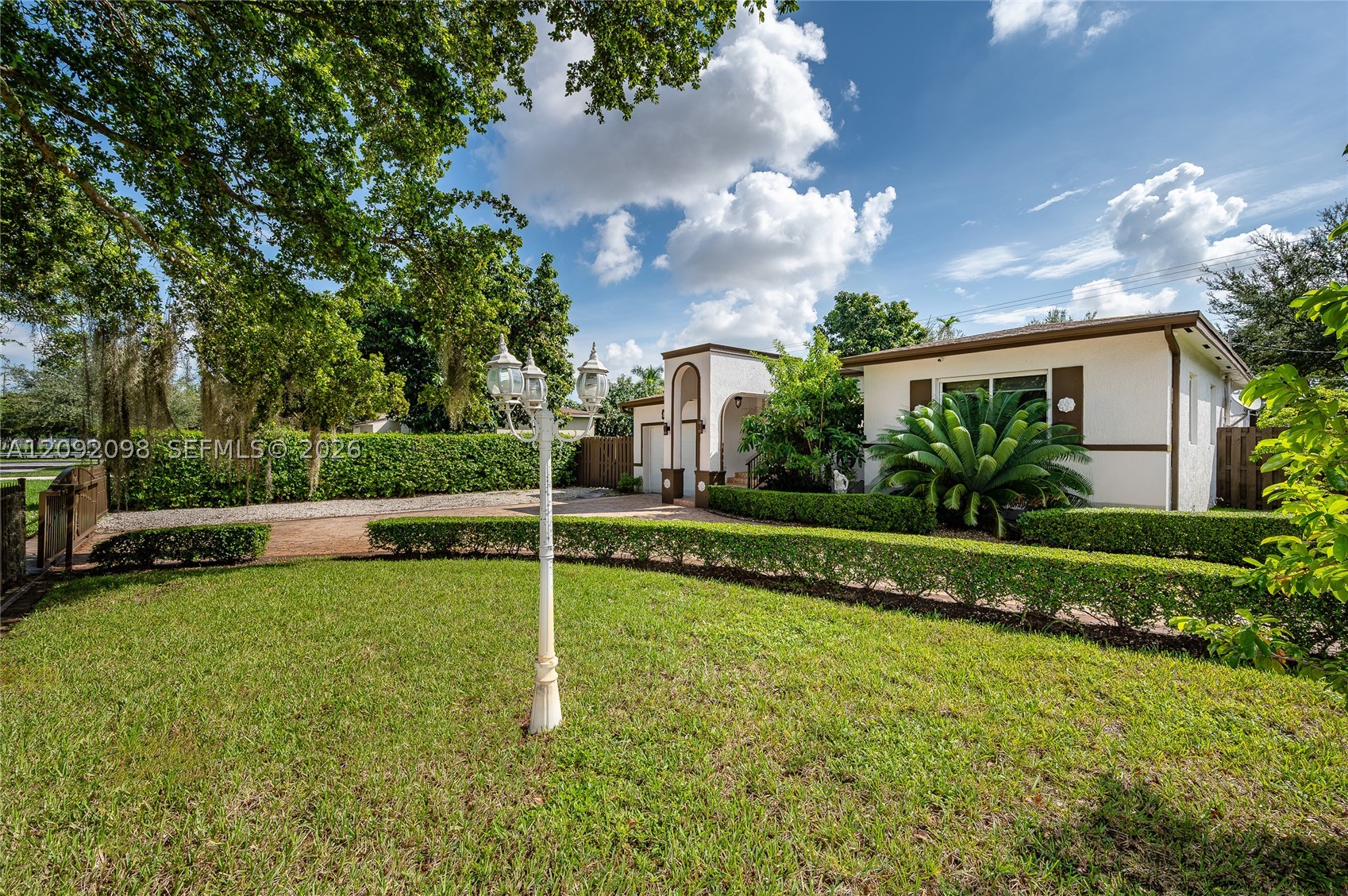 589 Miller Dr, Miami Springs FL 33166