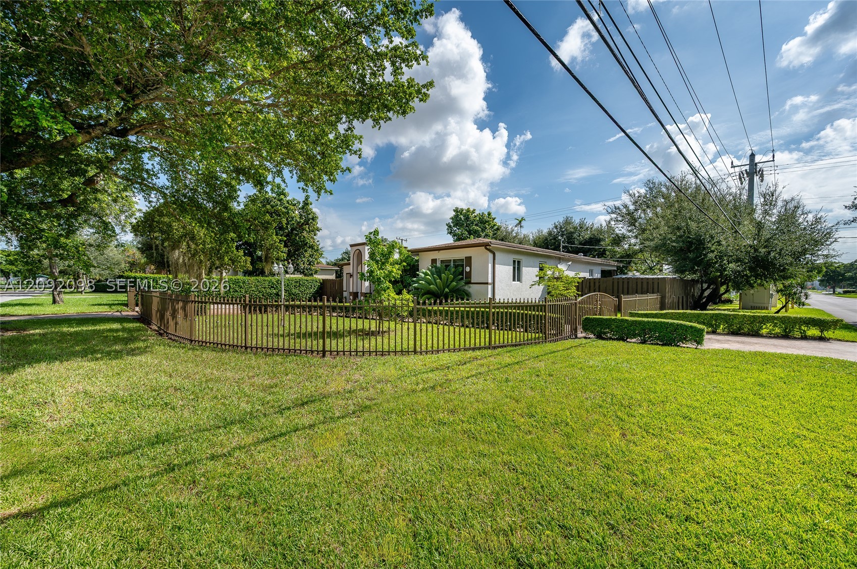 589 Miller Dr, Miami Springs FL 33166