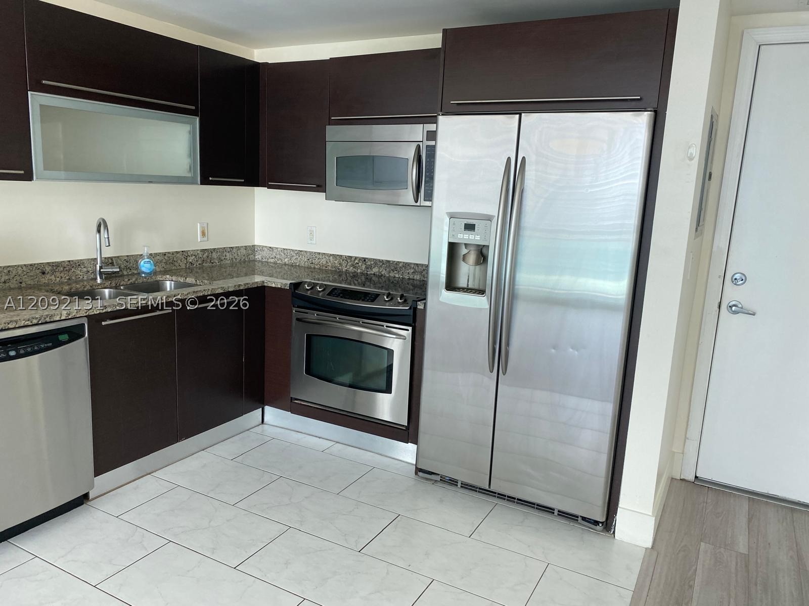 950 Brickell Bay Dr #1708, Miami FL 33131