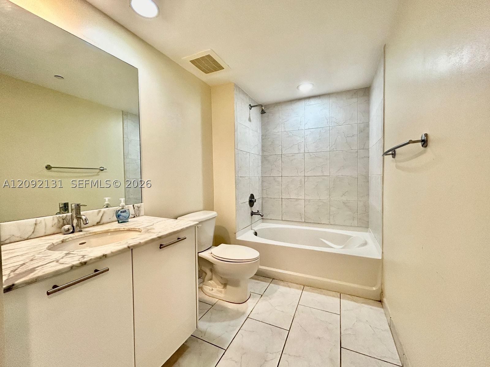 950 Brickell Bay Dr #1708, Miami FL 33131