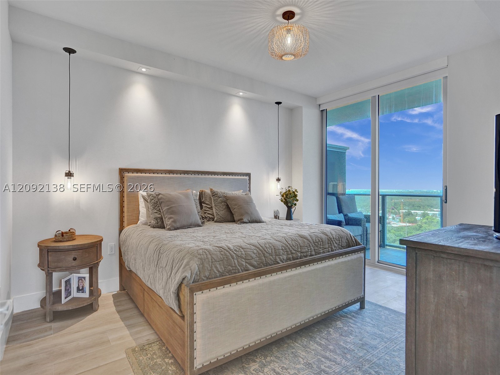 16385 Biscayne Blvd #2107, North Miami Beach FL 33160