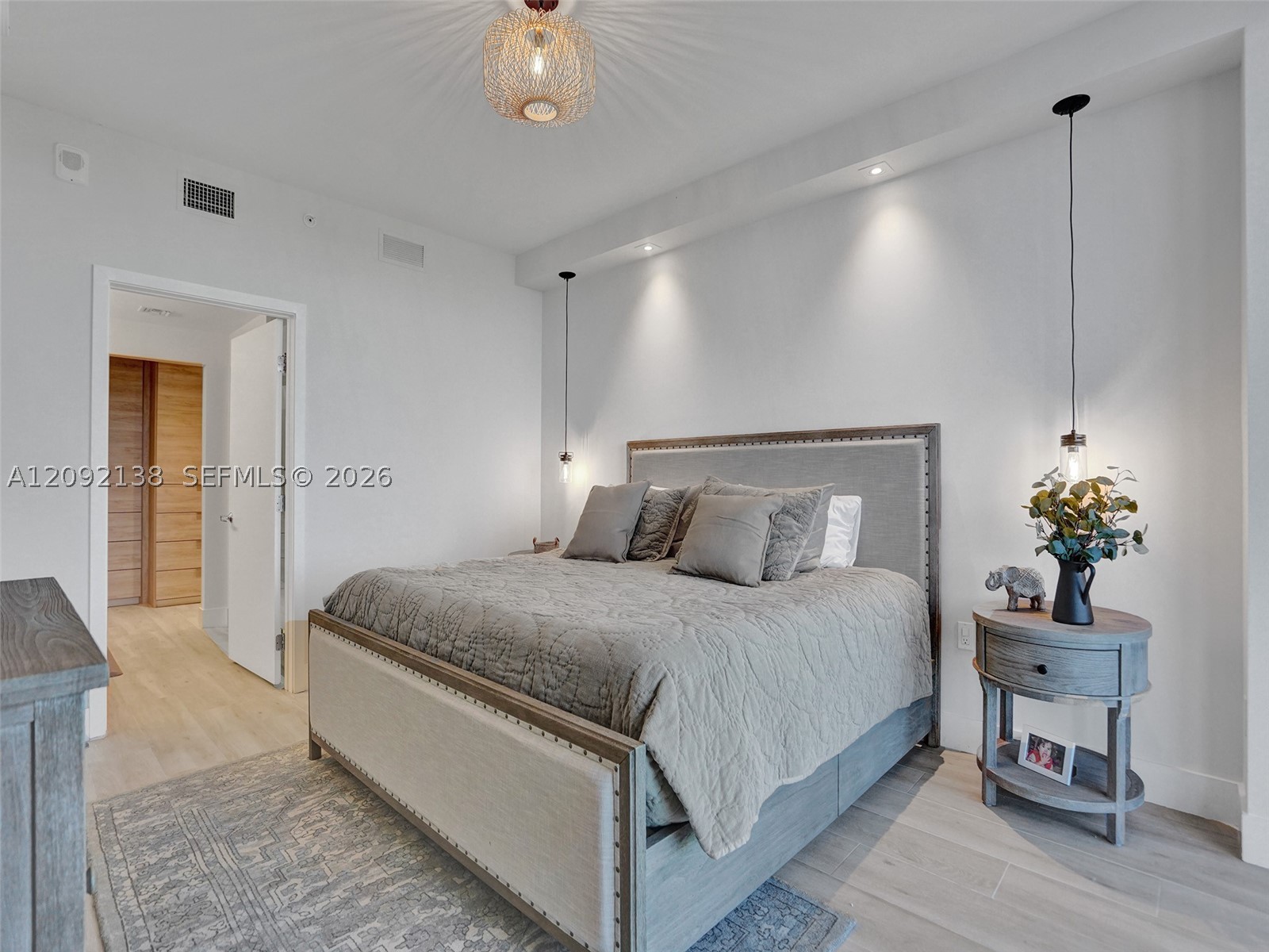 16385 Biscayne Blvd #2107, North Miami Beach FL 33160