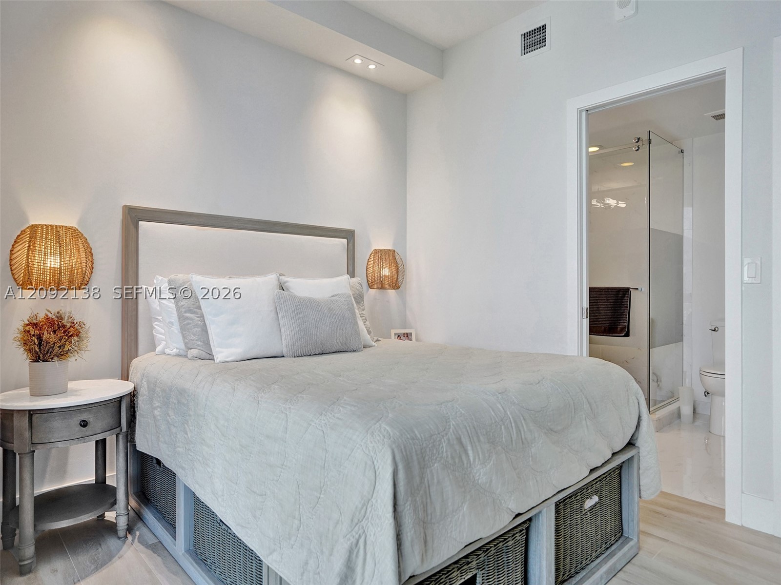 16385 Biscayne Blvd #2107, North Miami Beach FL 33160