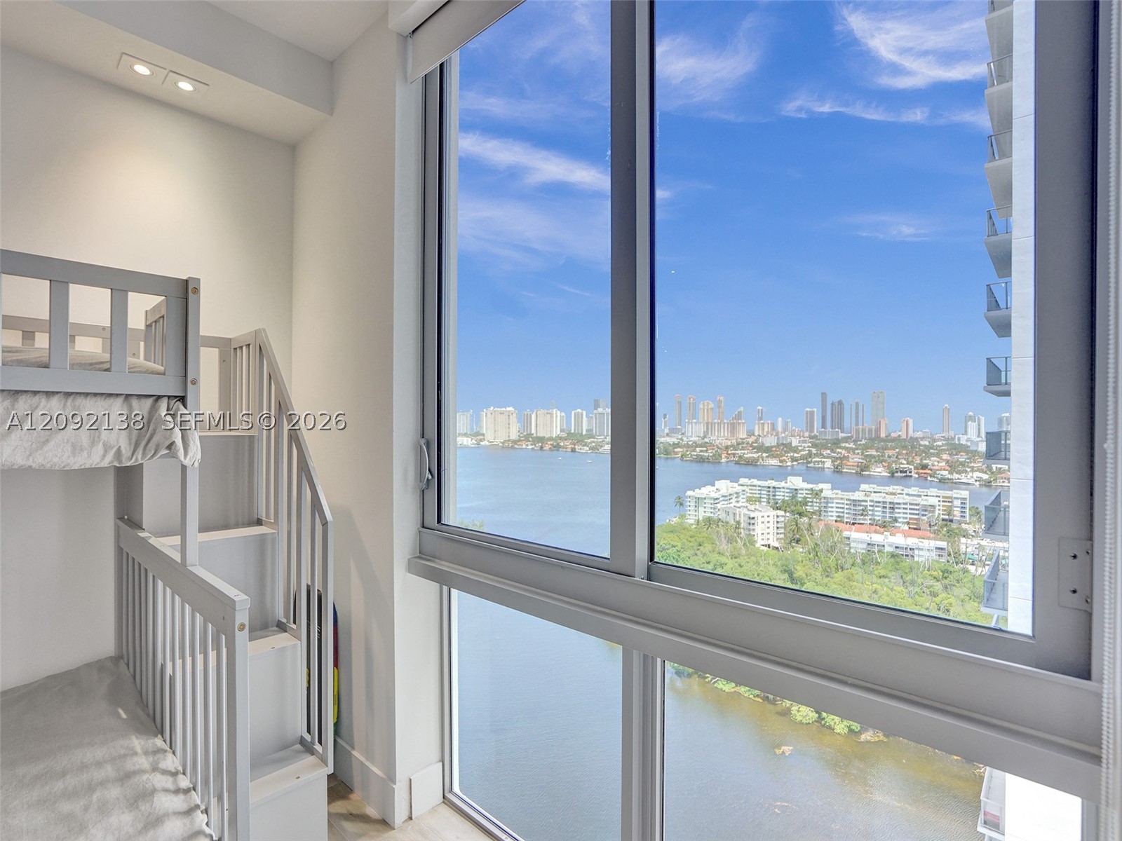 16385 Biscayne Blvd #2107, North Miami Beach FL 33160