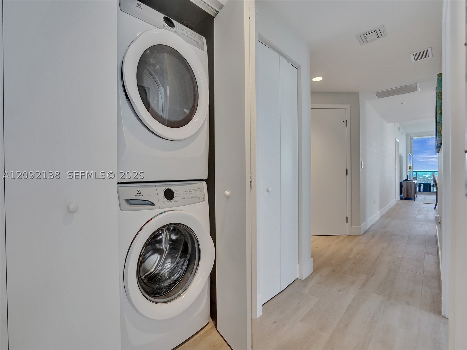 16385 Biscayne Blvd #2107, North Miami Beach FL 33160