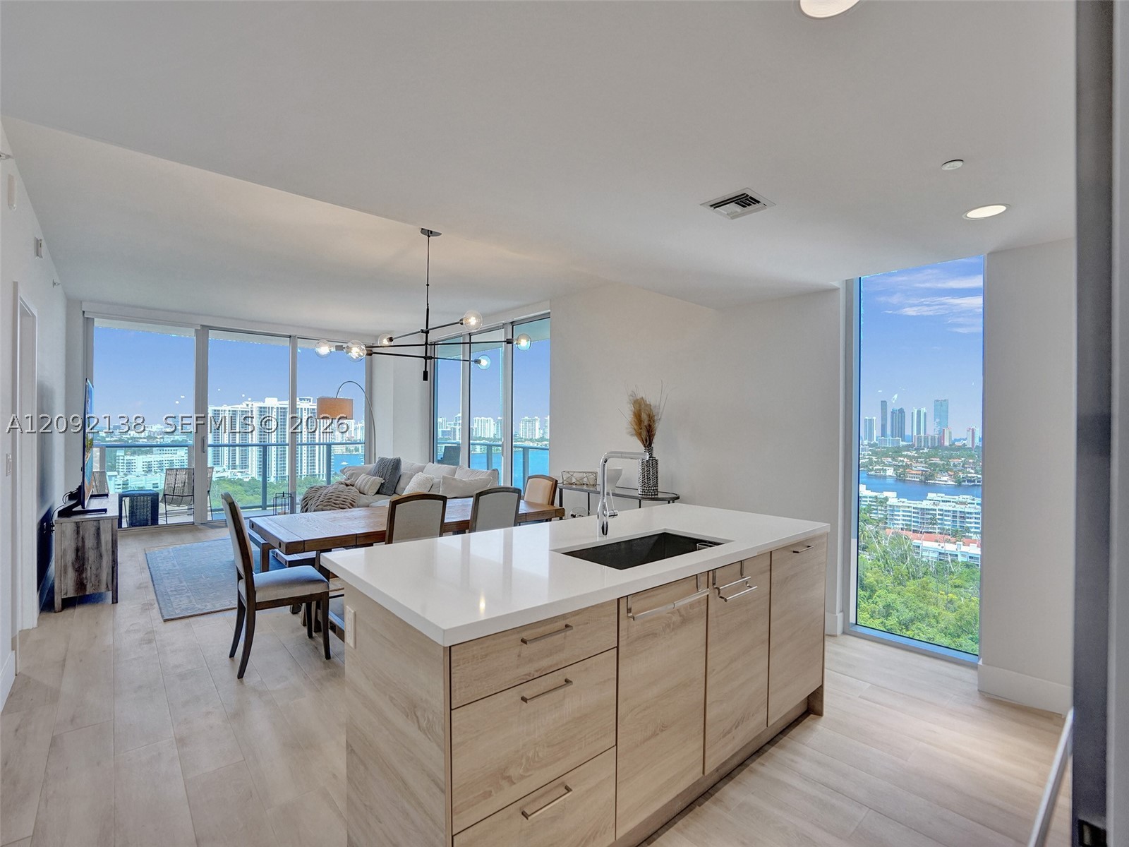 16385 Biscayne Blvd #2107, North Miami Beach FL 33160