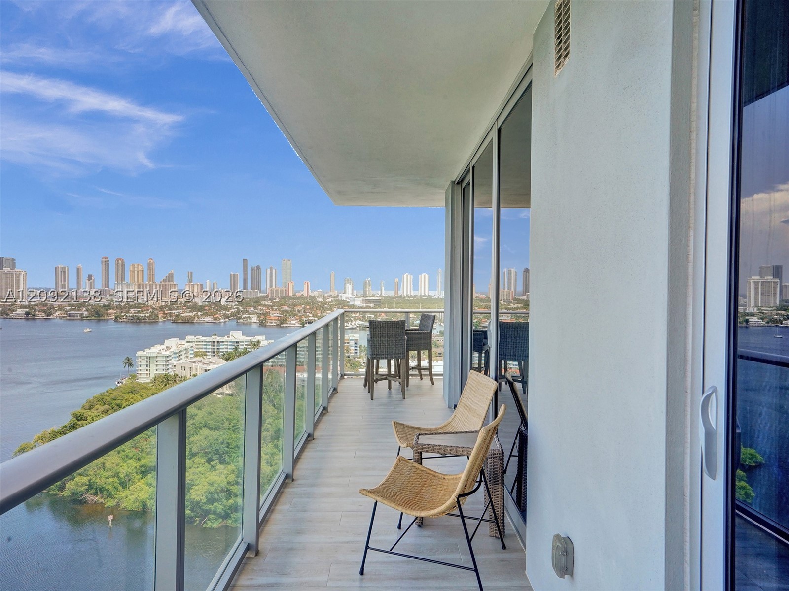 16385 Biscayne Blvd #2107, North Miami Beach FL 33160