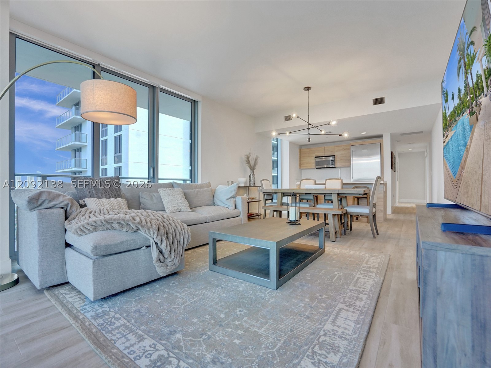 16385 Biscayne Blvd #2107, North Miami Beach FL 33160