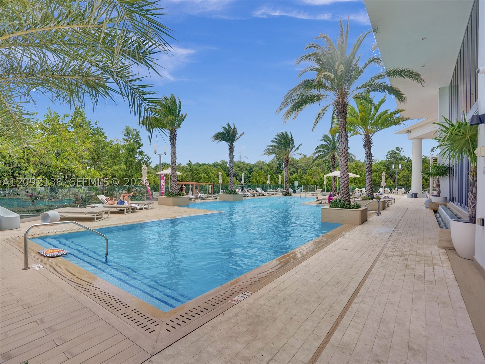16385 Biscayne Blvd #2107, North Miami Beach FL 33160