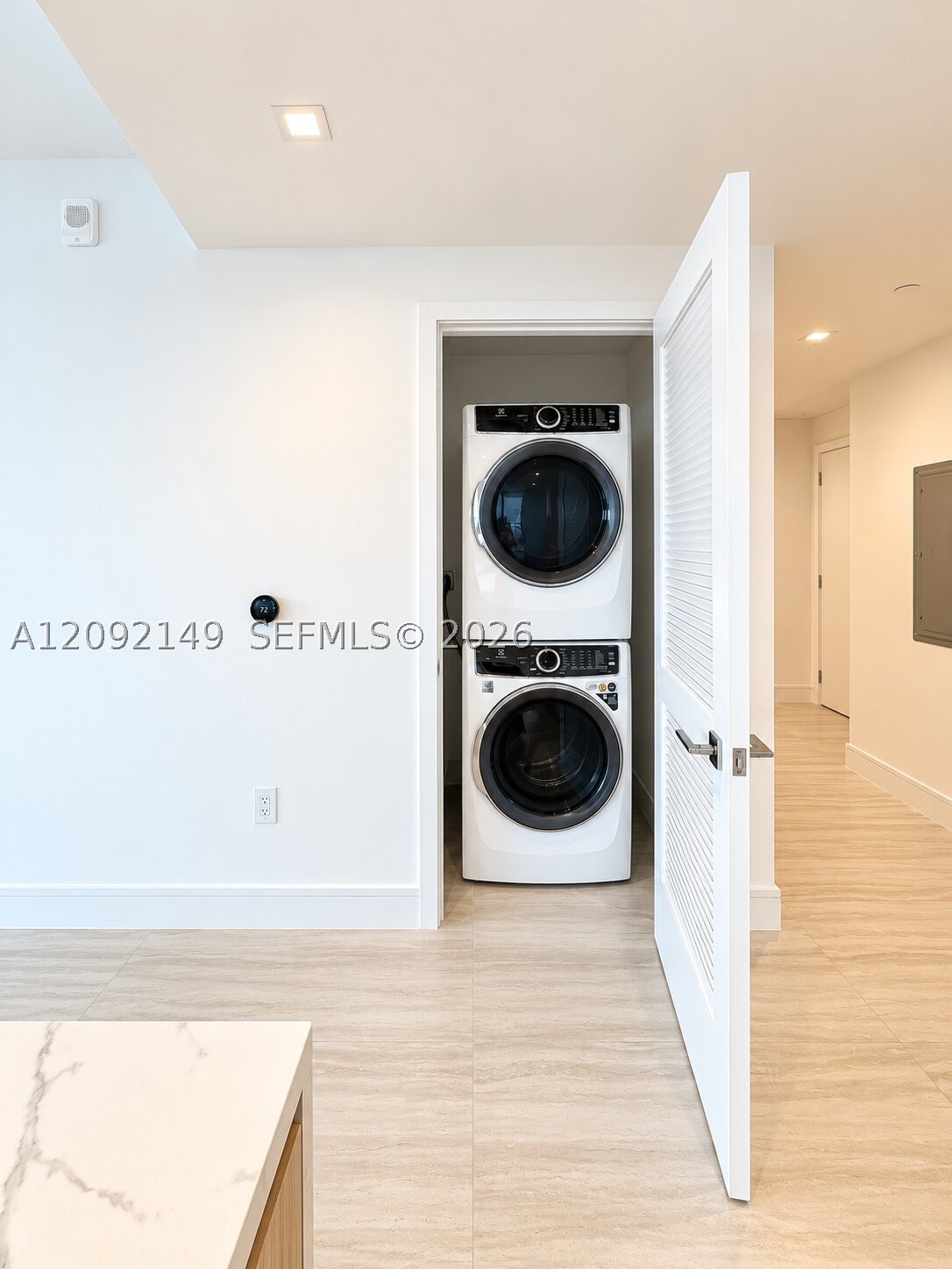 2411 LAGUNA CIR #1111, North Miami FL 33181