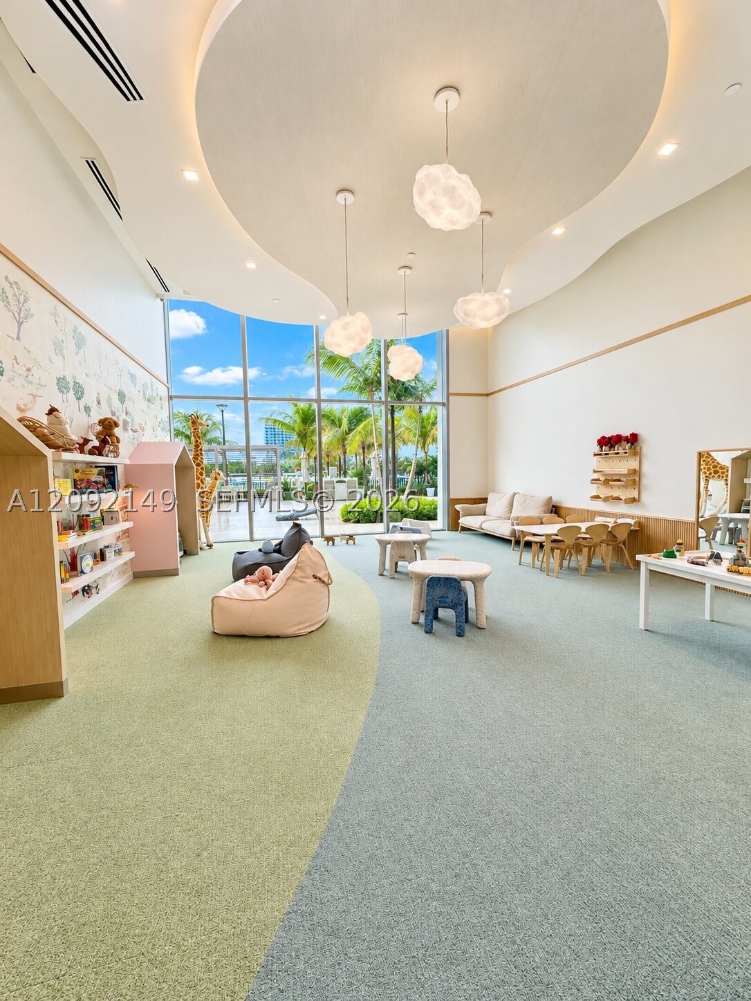 2411 LAGUNA CIR #1111, North Miami FL 33181