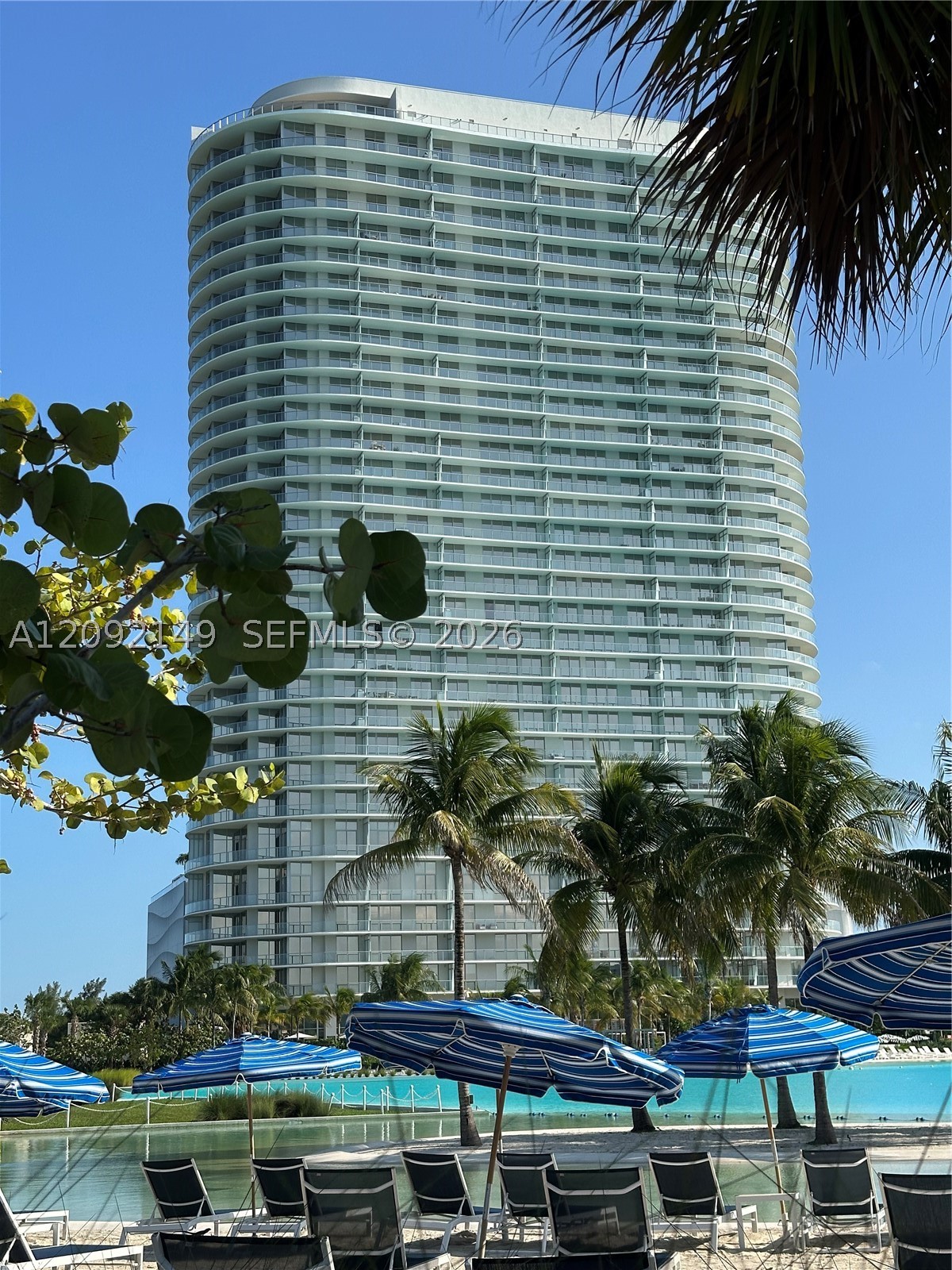 2411 LAGUNA CIR #1111, North Miami FL 33181