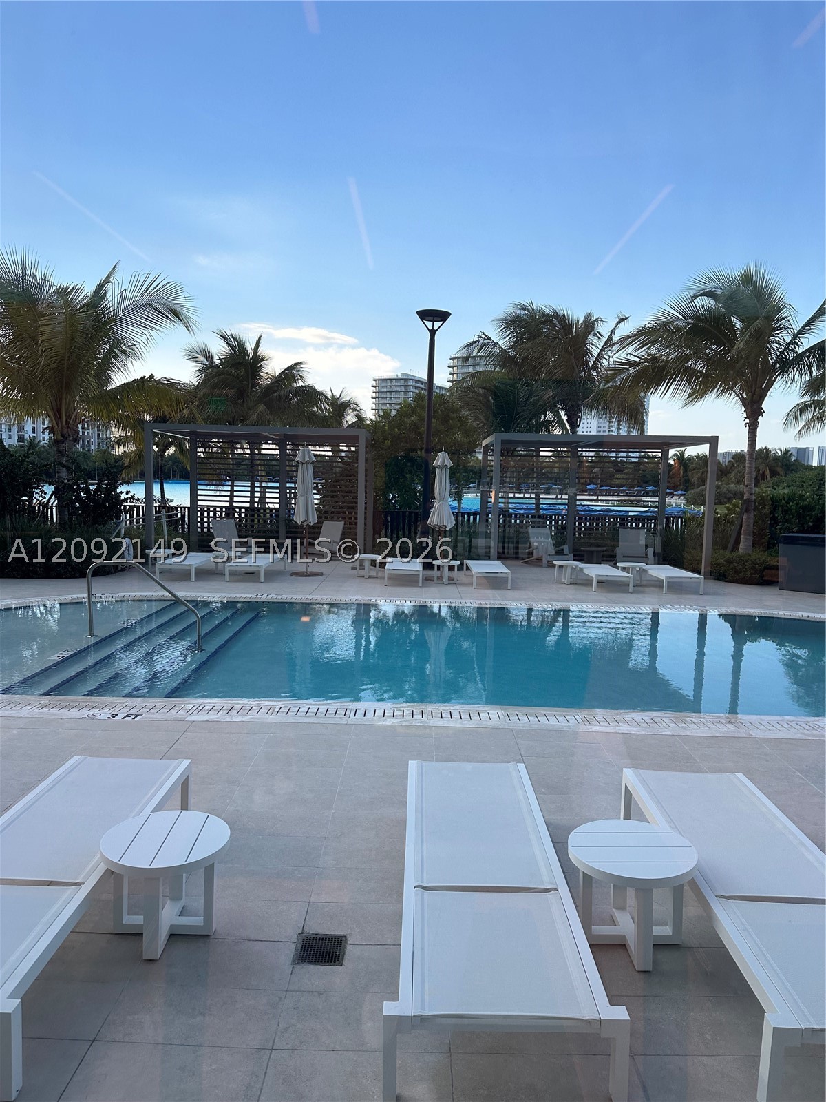 2411 LAGUNA CIR #1111, North Miami FL 33181