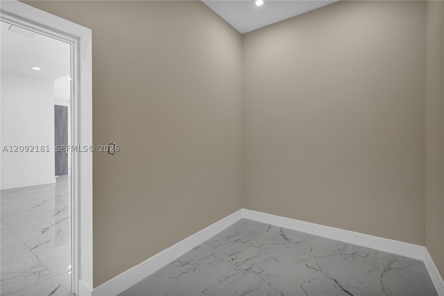 9505 SW 67th Ave, Pinecrest FL 33156