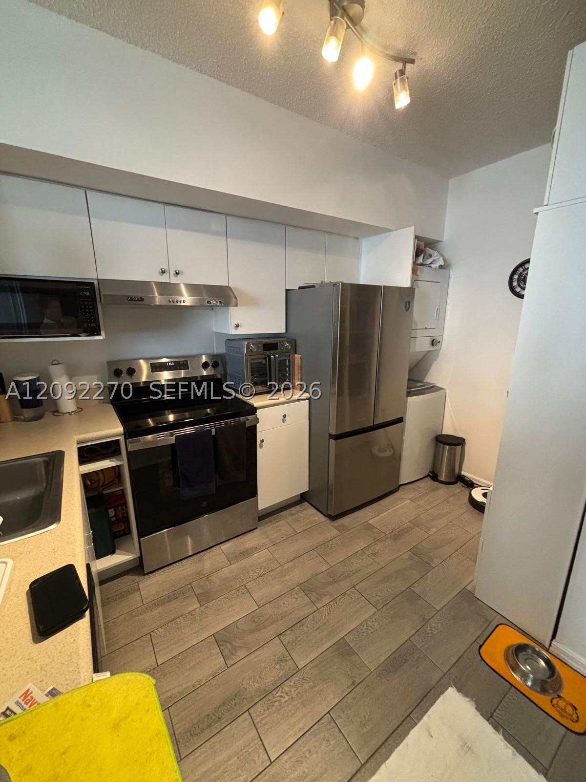 5077 NW 7th St #814, Miami FL 33126