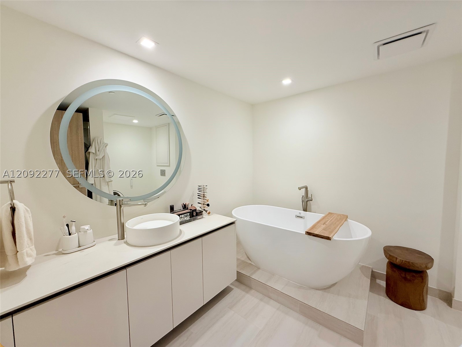 495 Brickell Ave #5106, Miami FL 33131