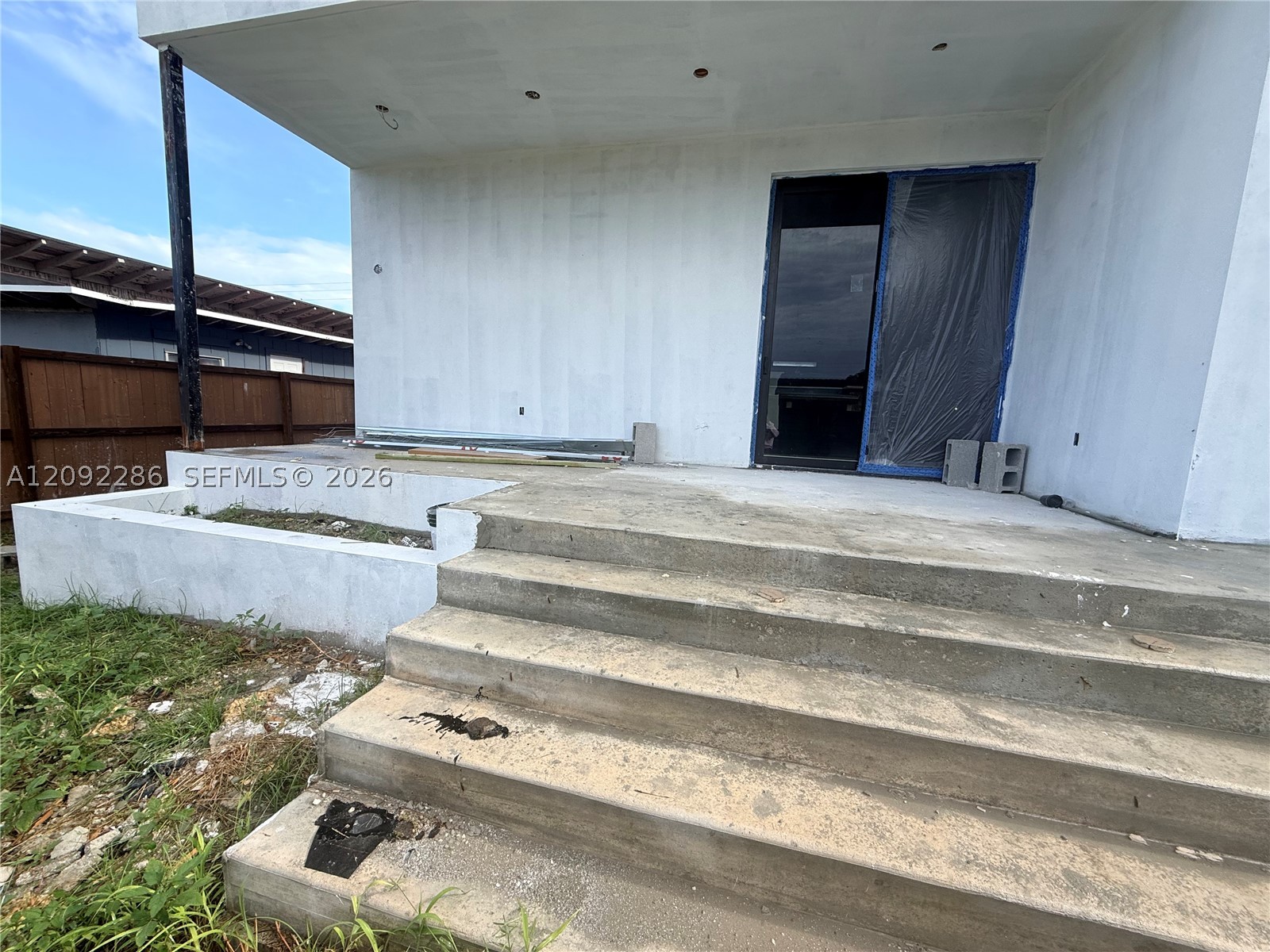 3075 NW 17th St, Miami FL 33125