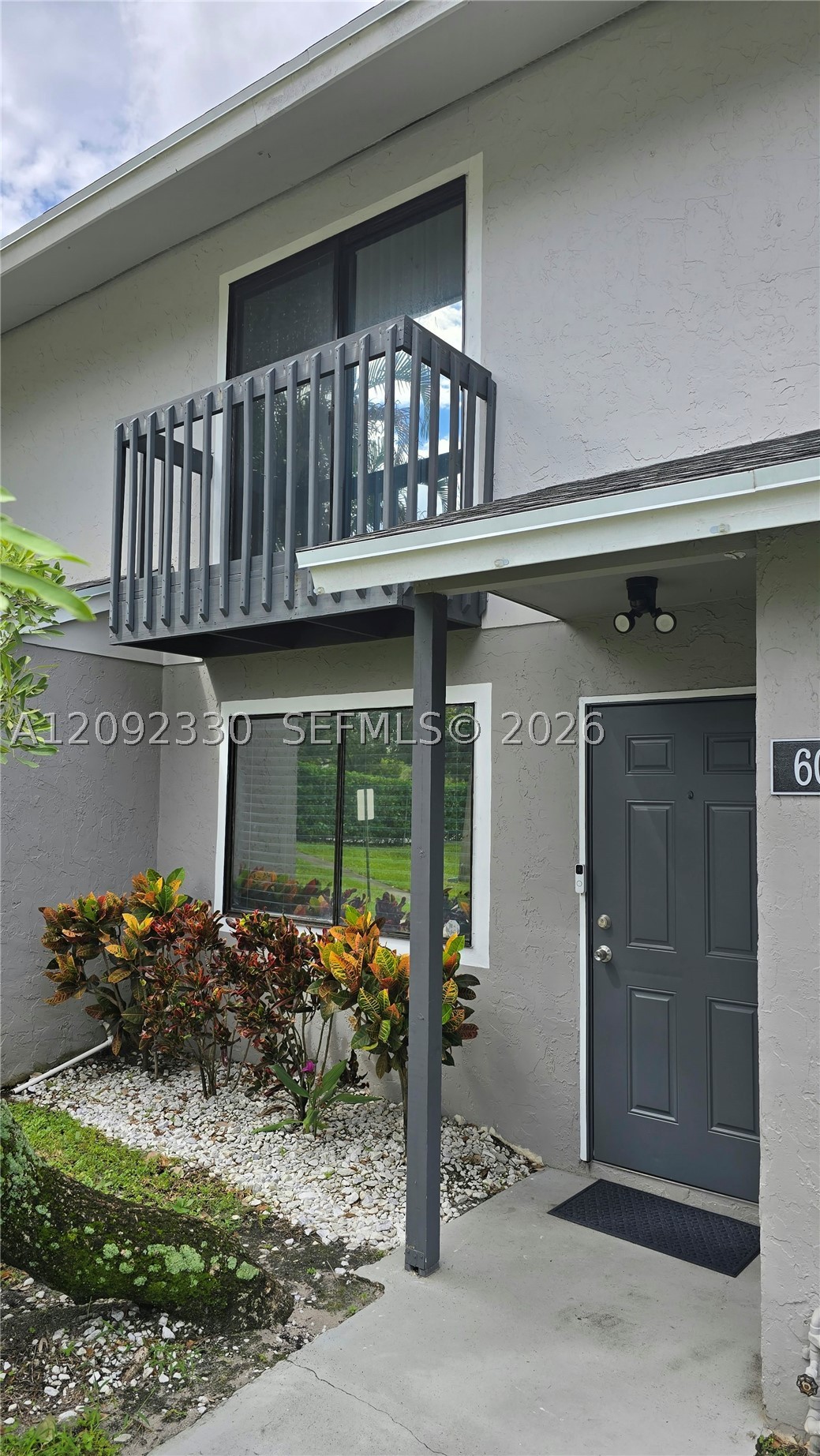 605 Riverside Dr, Green Acres FL 33463