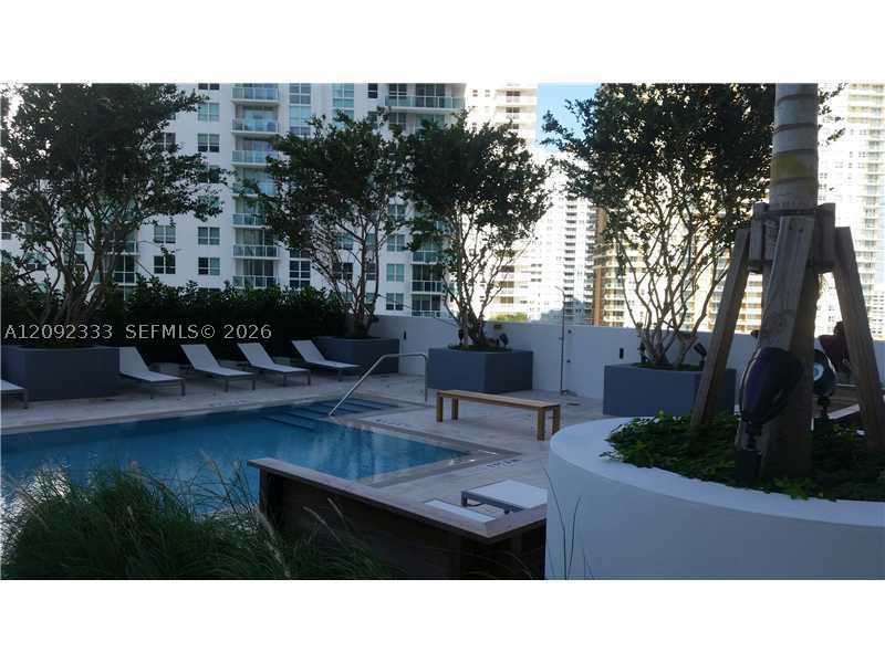 1300 Brickell Bay Dr #2413, Miami FL 33131
