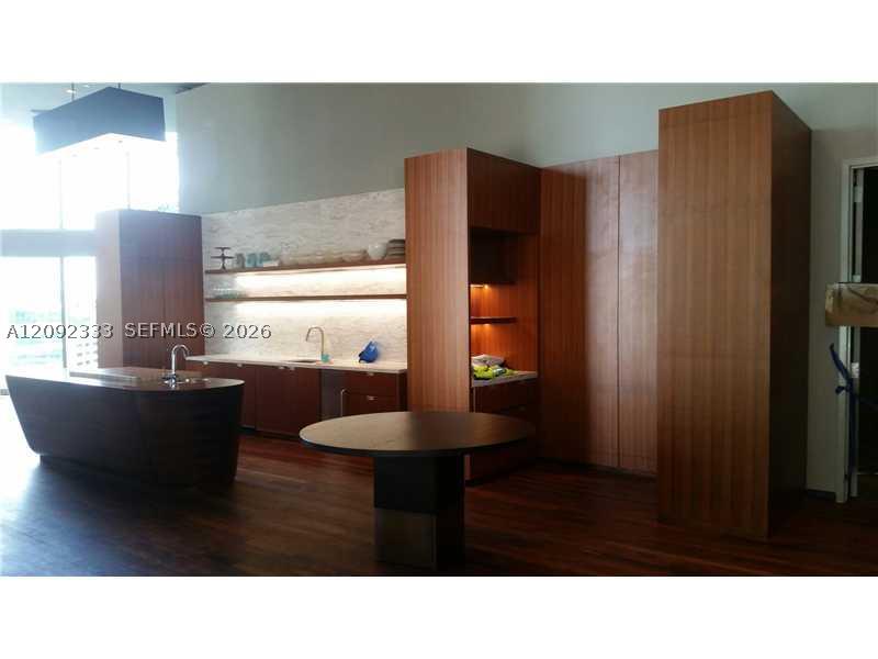 1300 Brickell Bay Dr #2413, Miami FL 33131