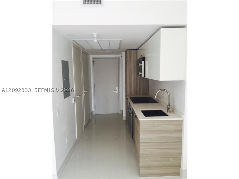 1300 Brickell Bay Dr #2413, Miami FL 33131