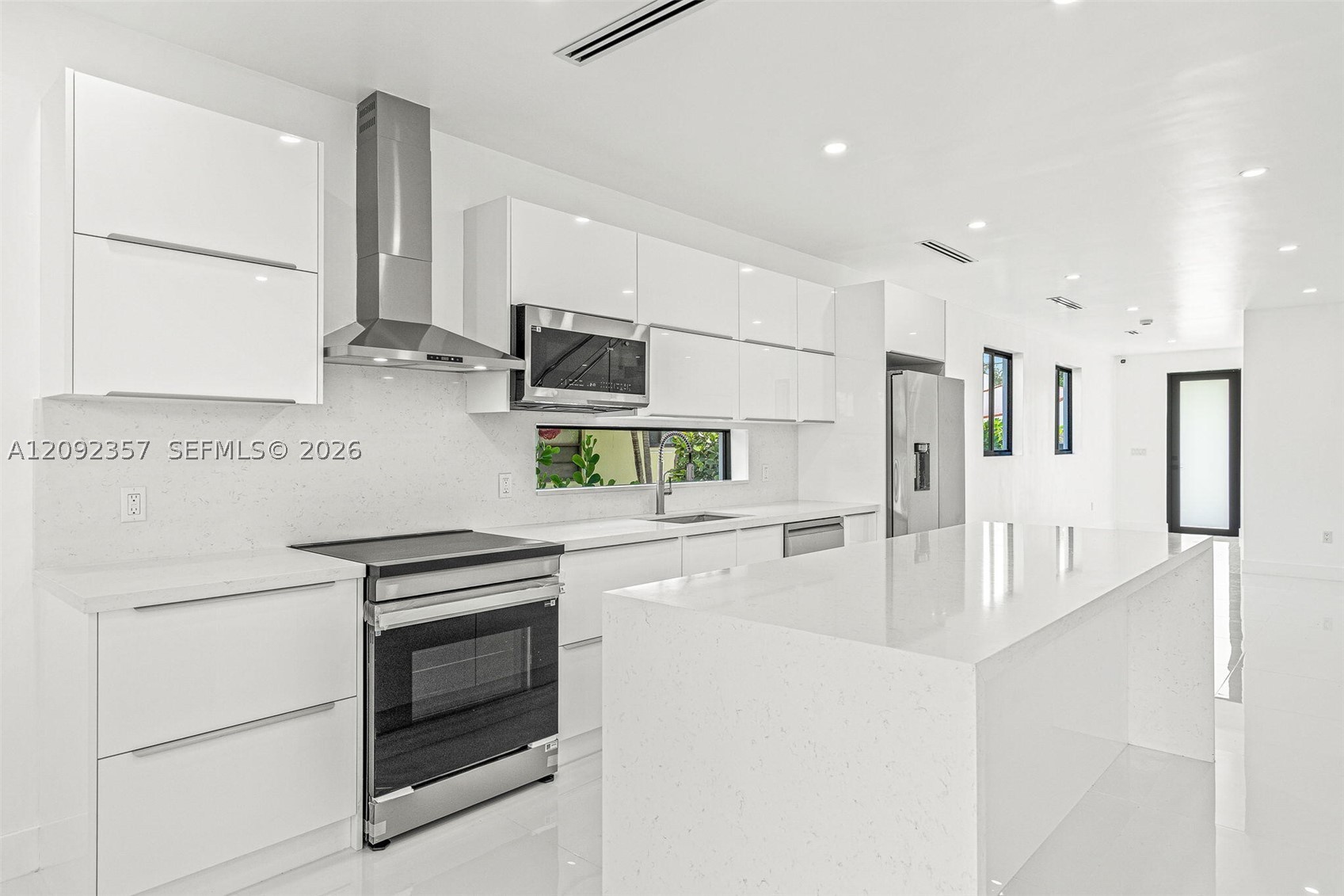 3453 NW 4th St, Miami FL 33125