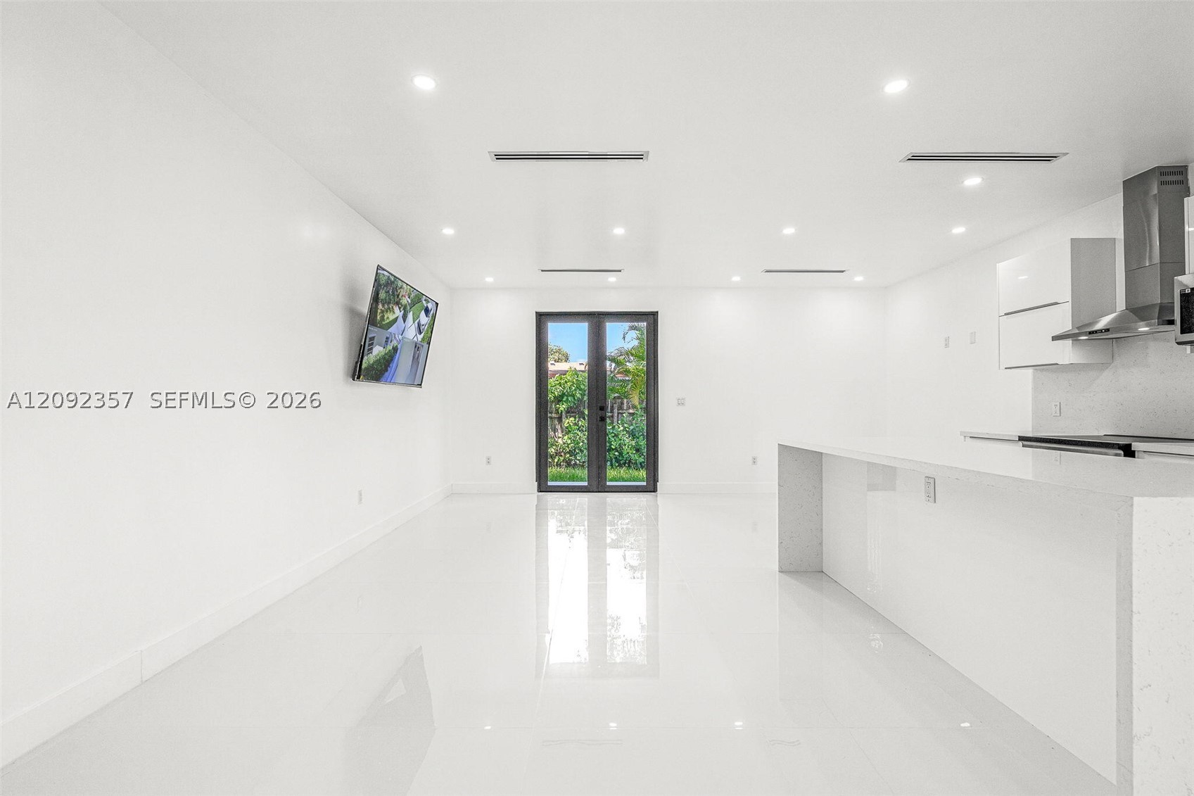 3453 NW 4th St, Miami FL 33125