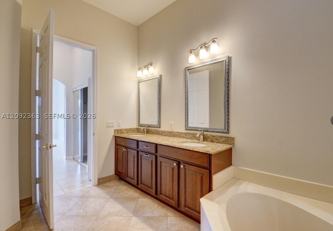 8291 Hampton Wood Dr #8291, Boca Raton FL 33433