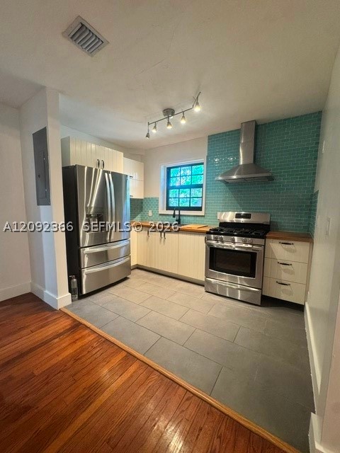 1628 NW 8th St #1628, Miami FL 33125