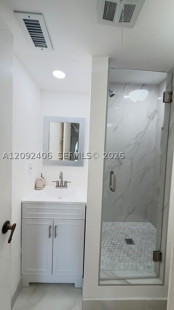 400 S Hollybrook Dr #305, Pembroke Pines FL 33025