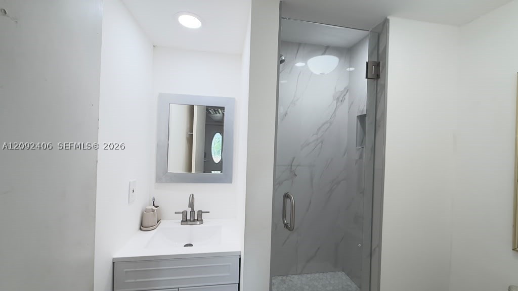 400 S Hollybrook Dr #305, Pembroke Pines FL 33025
