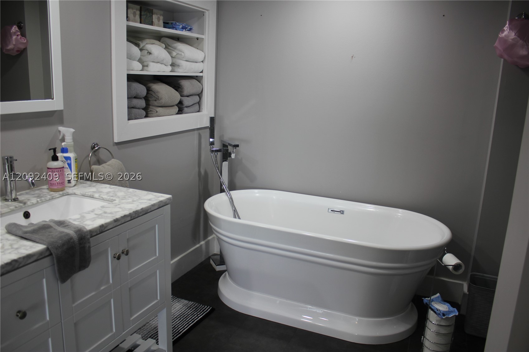 3500 Mystic Pointe Dr #1907, Aventura FL 33180