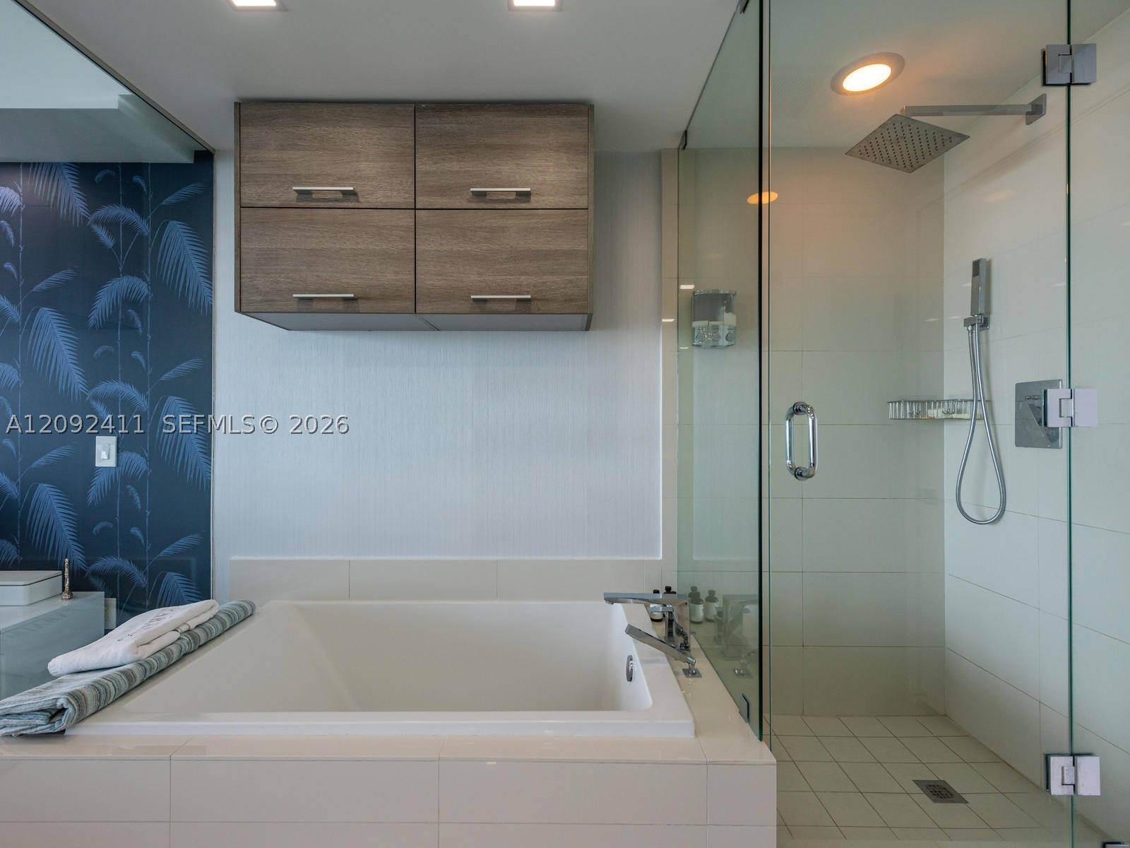 650 NE 32 #3302, Miami FL 33137
