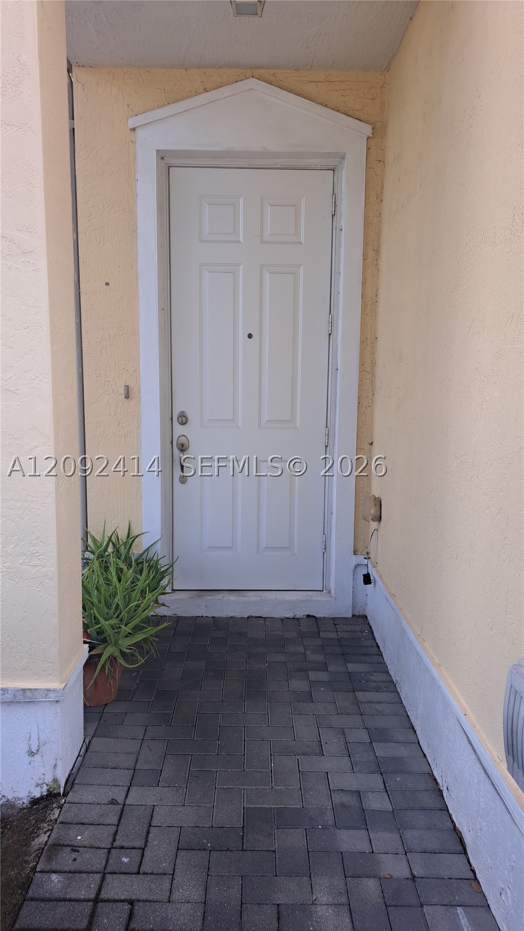 10735 NW 75th St, Doral FL 33178
