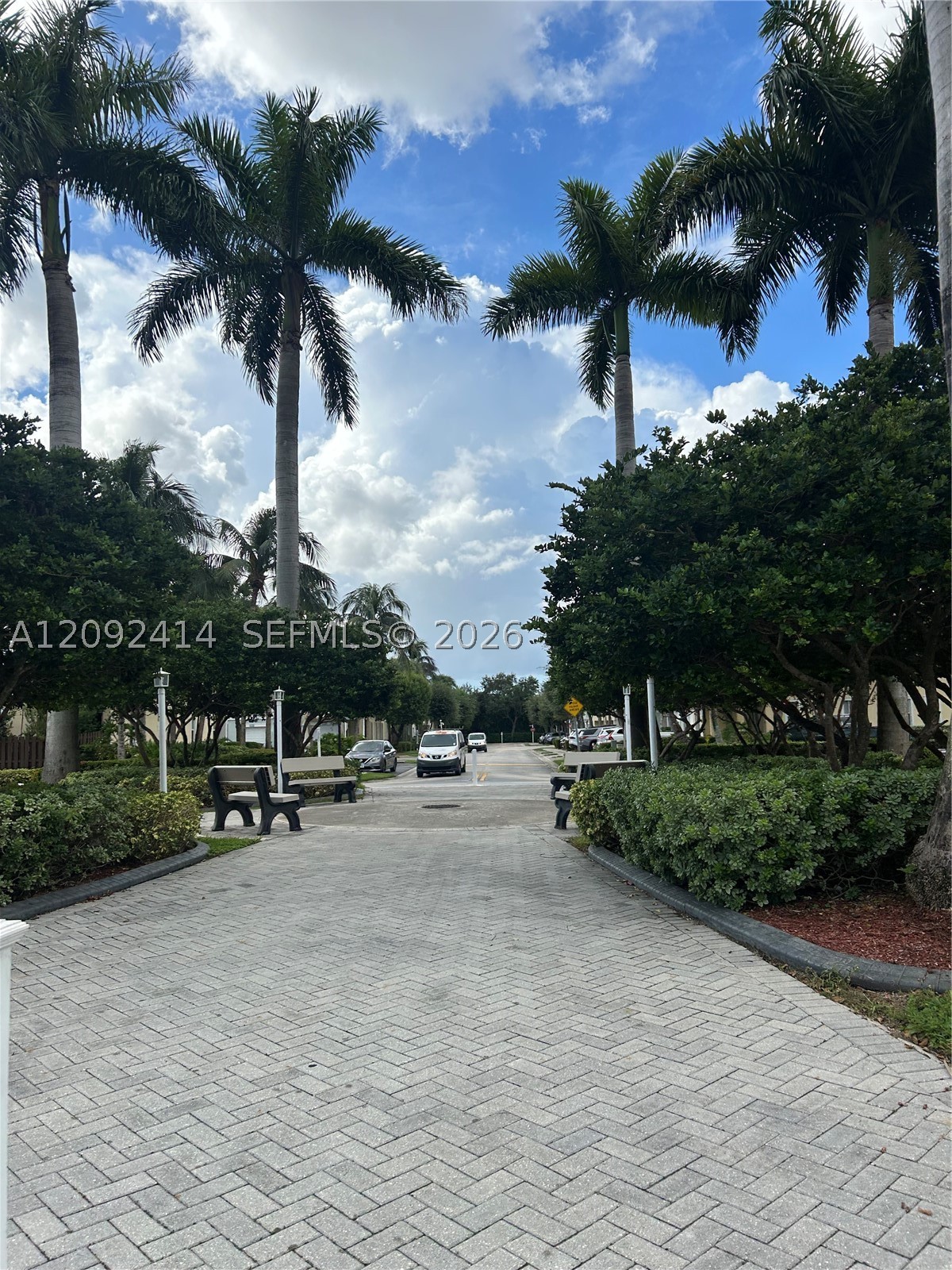 10735 NW 75th St, Doral FL 33178