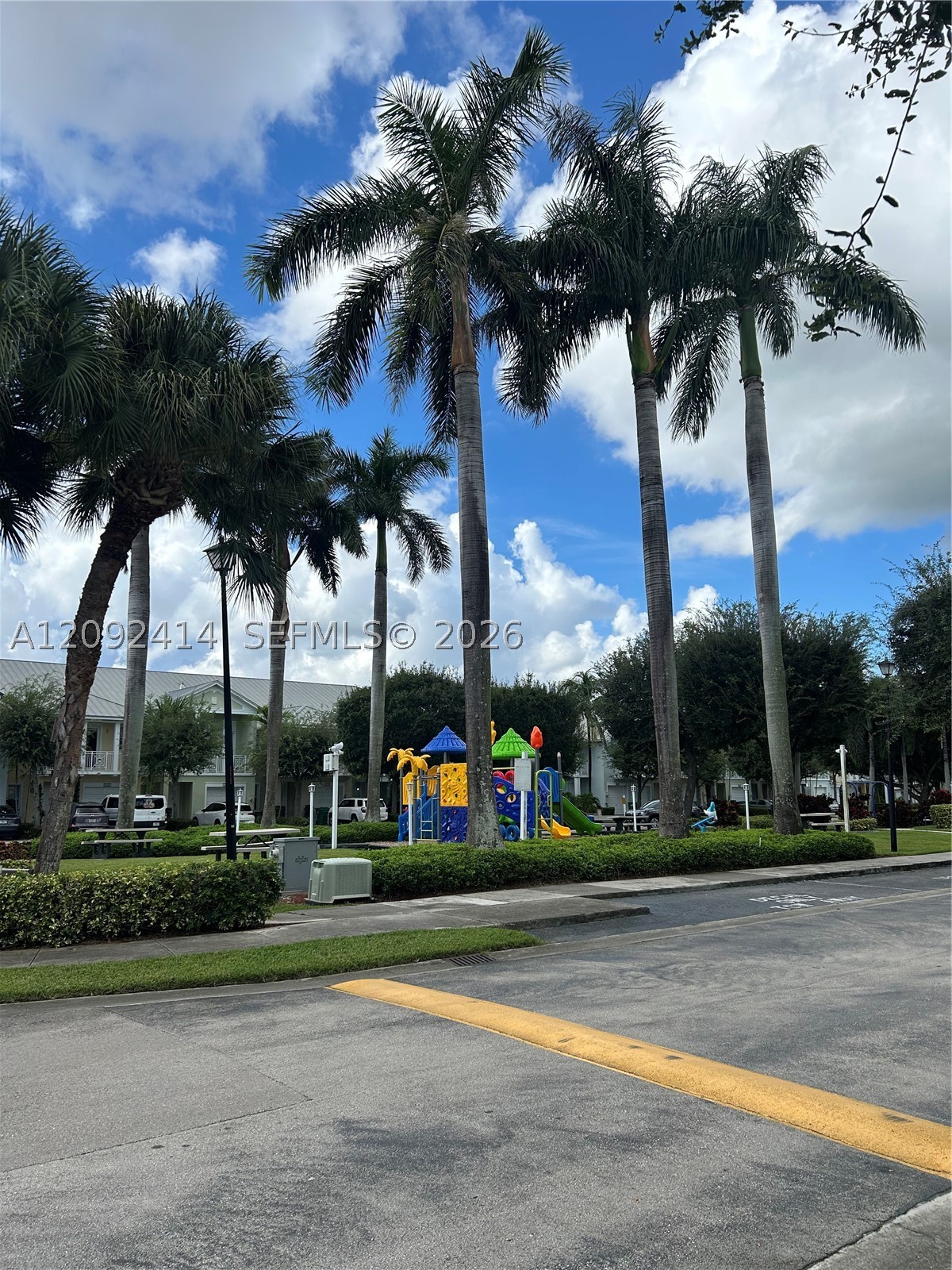 10735 NW 75th St, Doral FL 33178