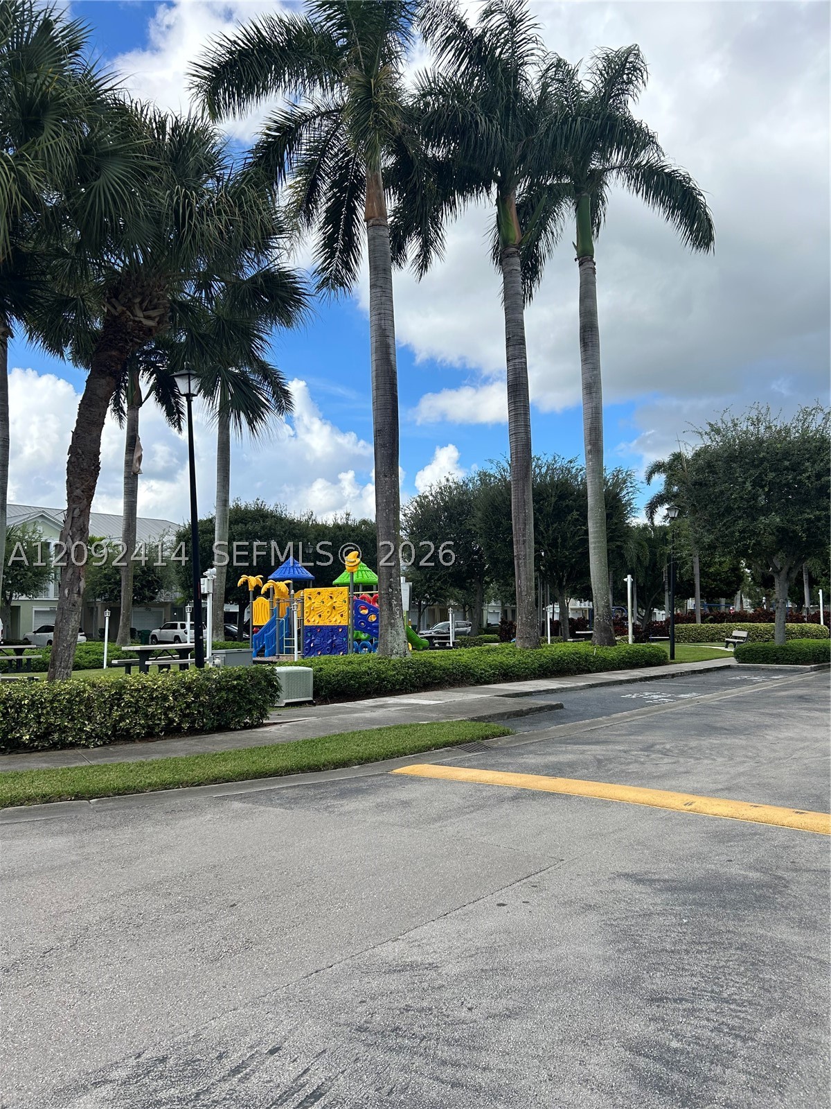 10735 NW 75th St, Doral FL 33178