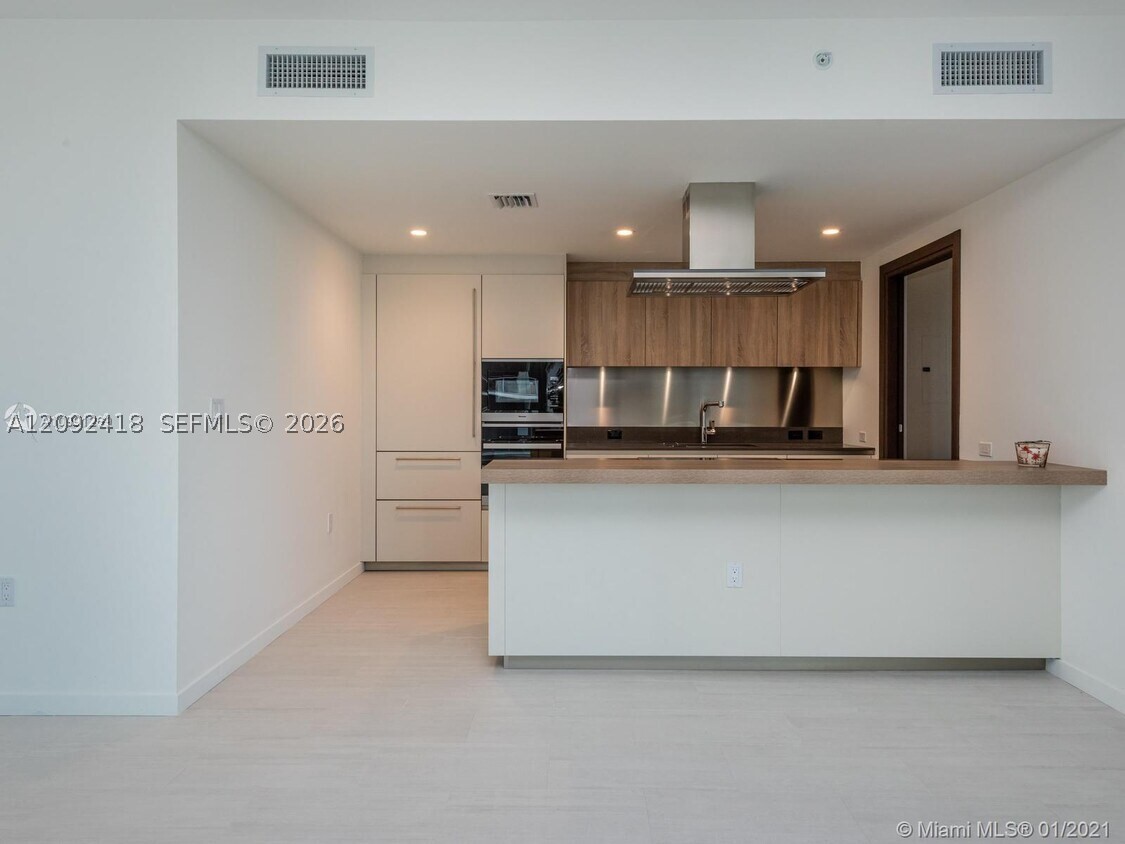 1000 Brickell Plz #3509, Miami FL 33131