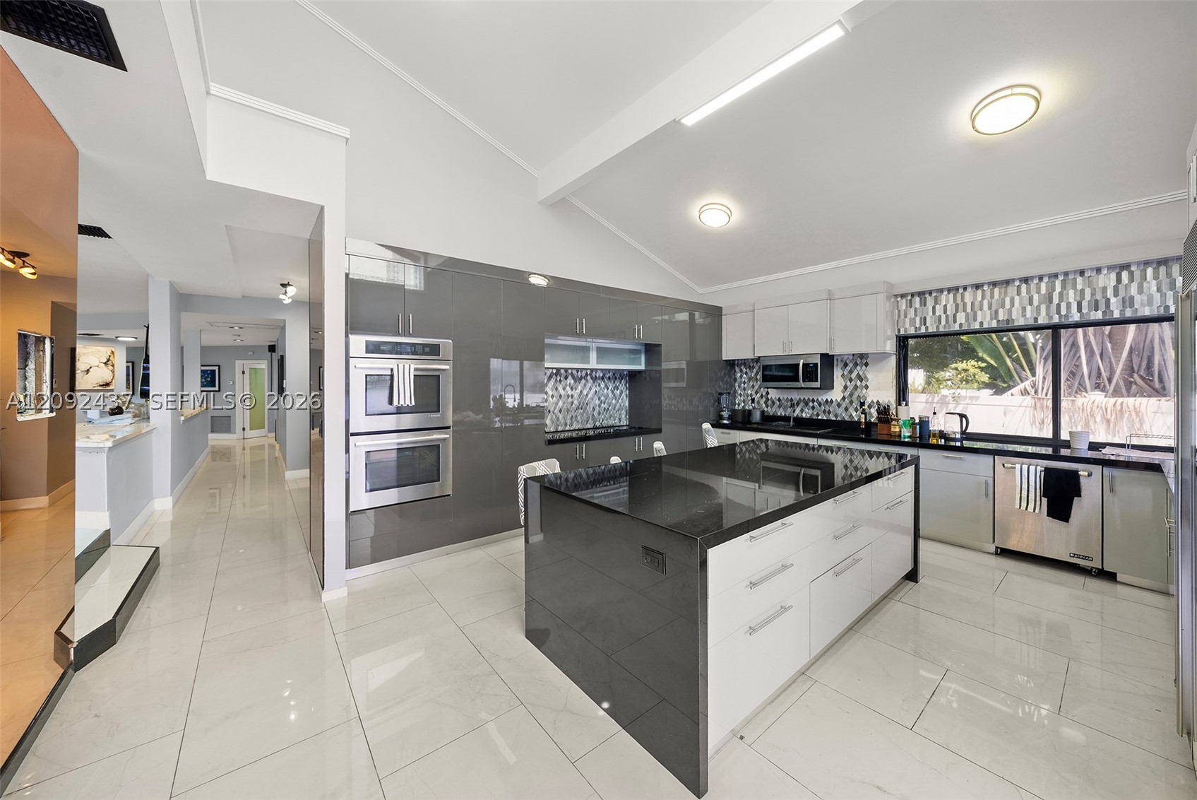 507 Palm Dr, Hallandale Beach FL 33009
