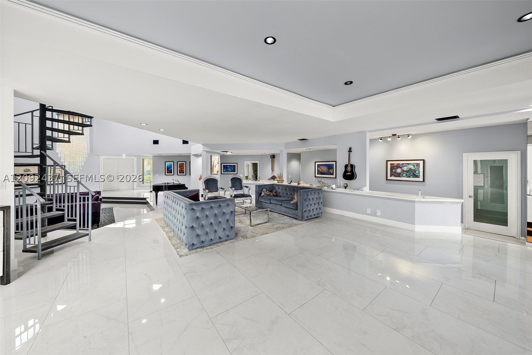 507 Palm Dr, Hallandale Beach FL 33009