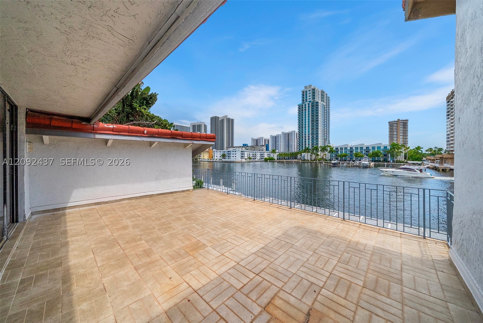 507 Palm Dr, Hallandale Beach FL 33009