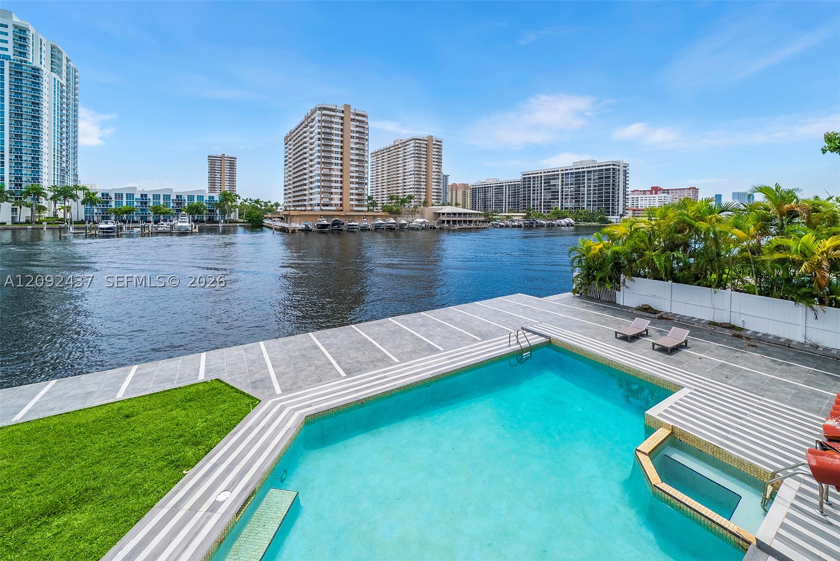 507 Palm Dr, Hallandale Beach FL 33009