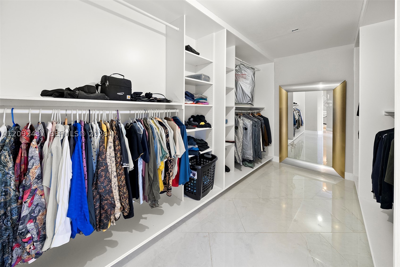507 Palm Dr, Hallandale Beach FL 33009