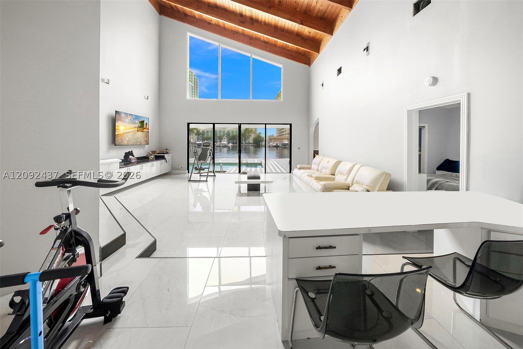 507 Palm Dr, Hallandale Beach FL 33009
