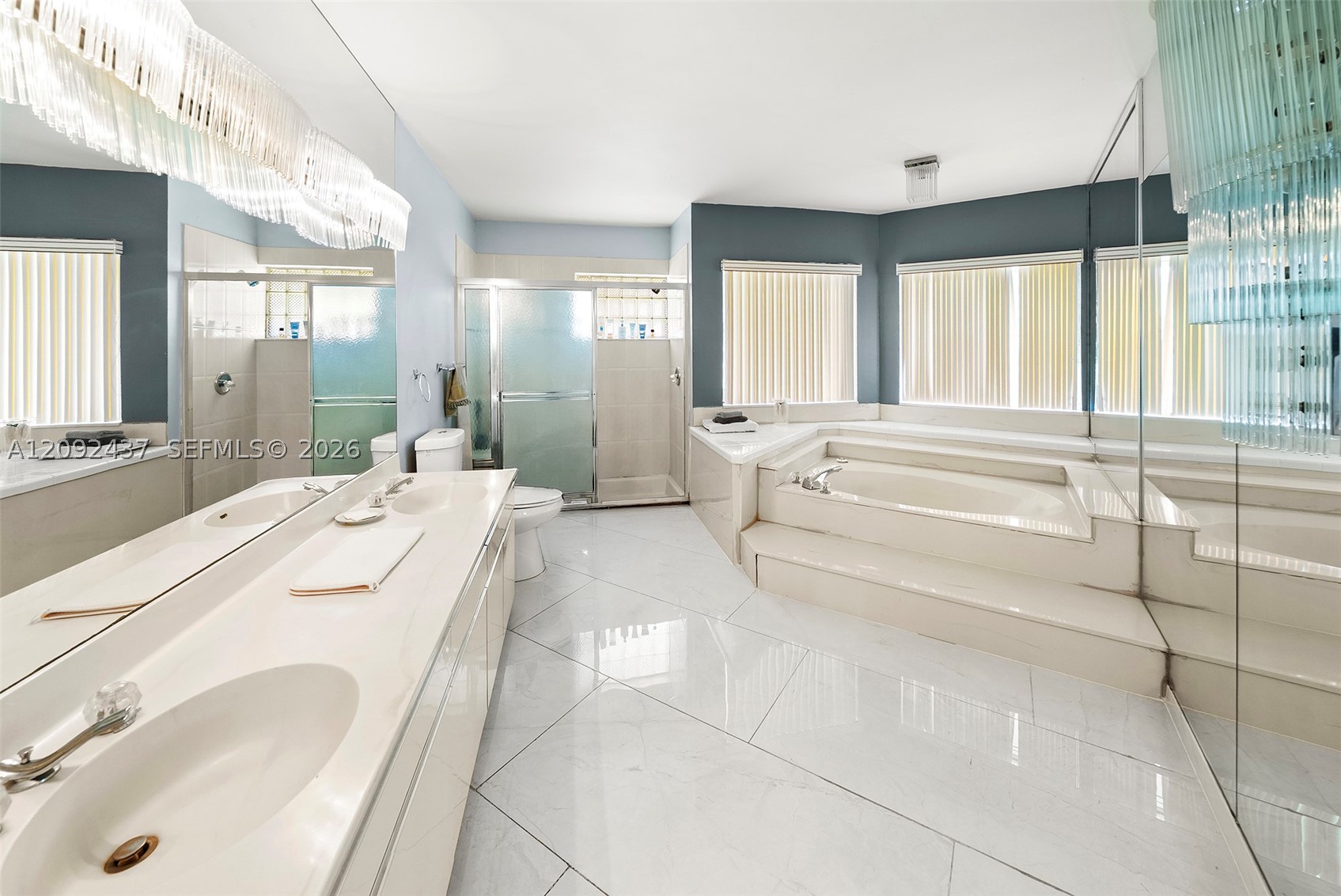507 Palm Dr, Hallandale Beach FL 33009