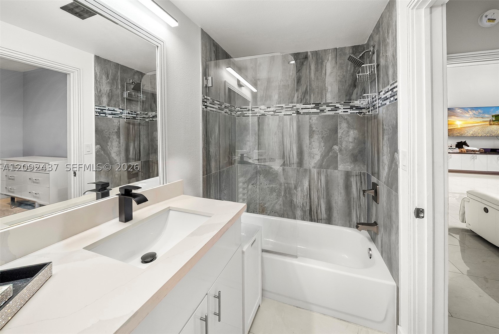 507 Palm Dr, Hallandale Beach FL 33009