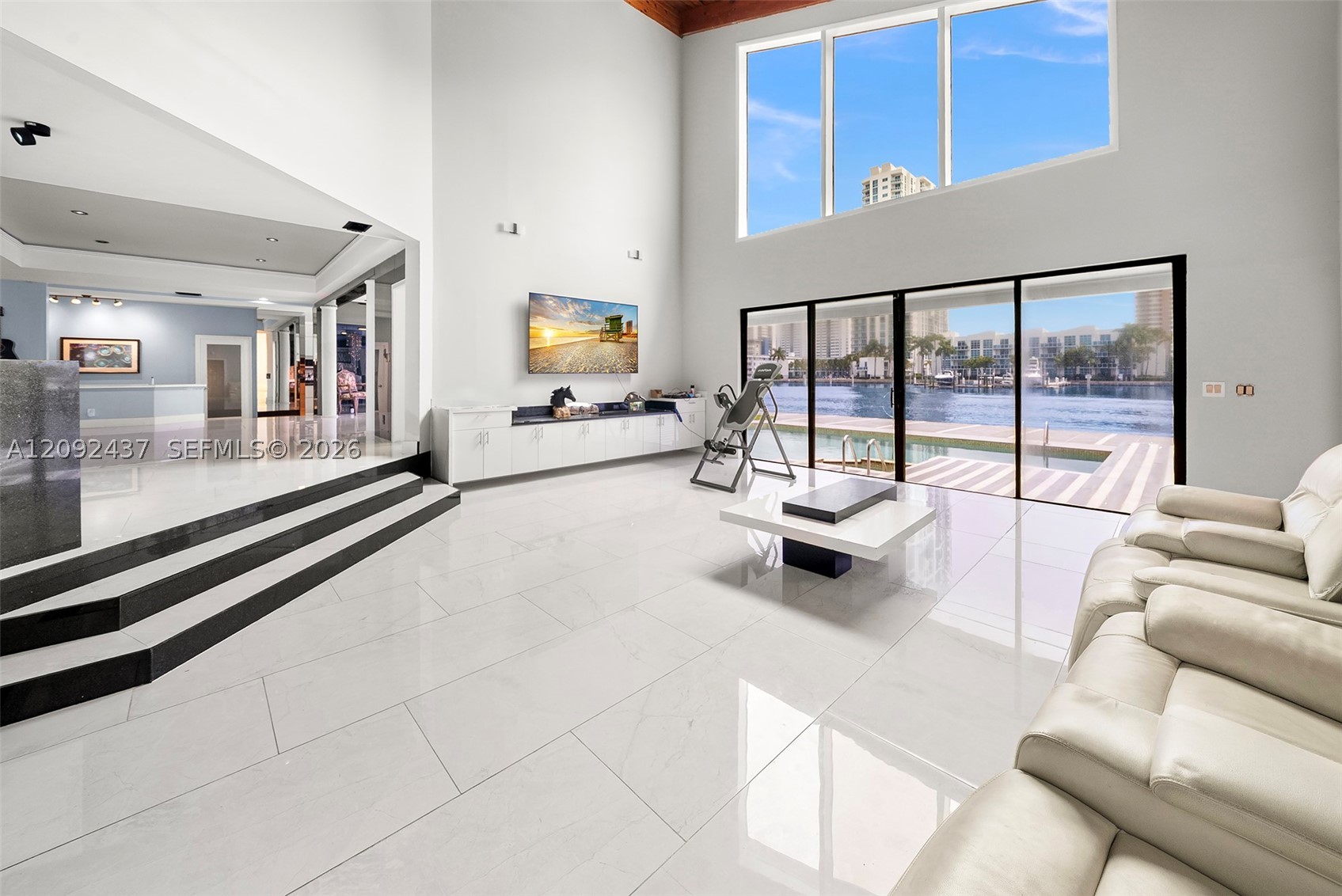 507 Palm Dr, Hallandale Beach FL 33009